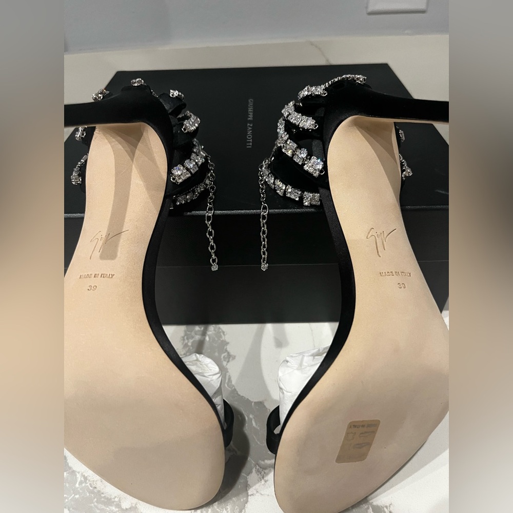 NIB Giuseppe Zanotti Adele Crystal 105mm Sandals Black Size 39 - Picture 9 of 10